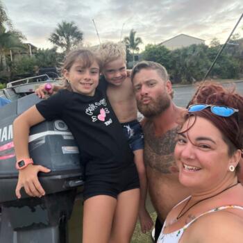 Babysitting job in Gladstone: babysitting job Hollie