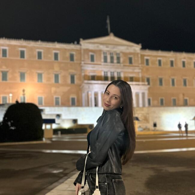 Babysitter στην περιοχή Γόννοι: Ειρήνη