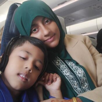 Babysitter in Paris: Fahamida