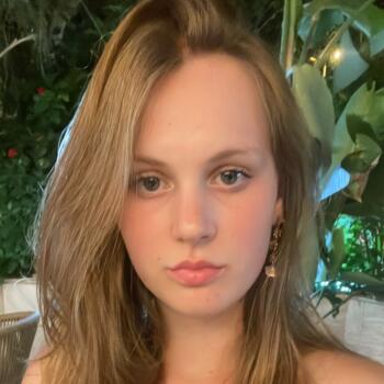 Babysitter in Cluses: Ambre