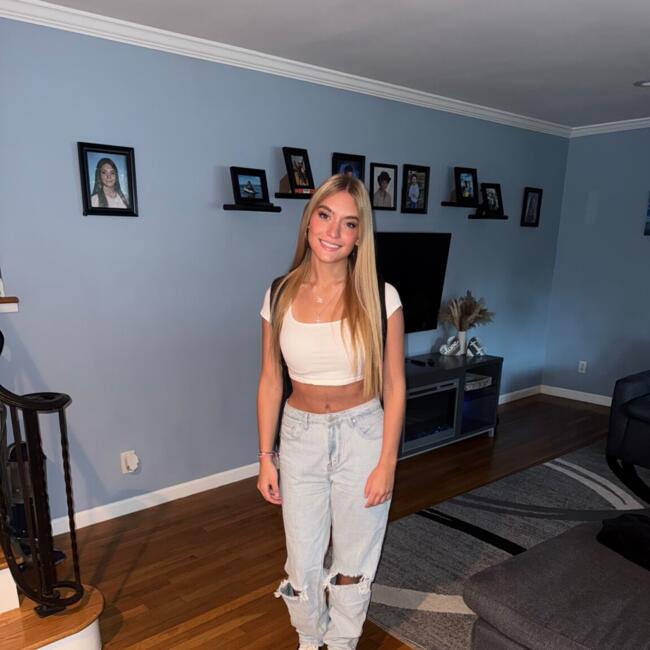 Babysitter in Lincroft: Kassandra