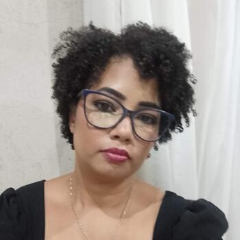 Babysitter in Contagem: Dayane