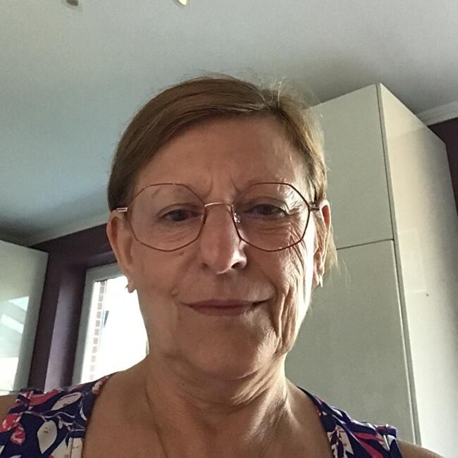 Babysitter in Carnières: Martine