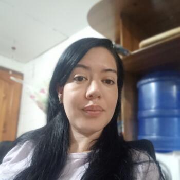 Babysitter in Peñaflor: Mary Andrea