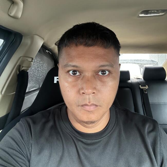 Babysitting job in Singapore: Aidil