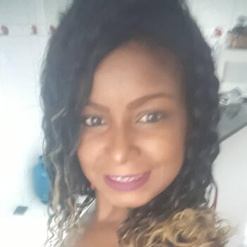 Babysitter Salvador: Kamila