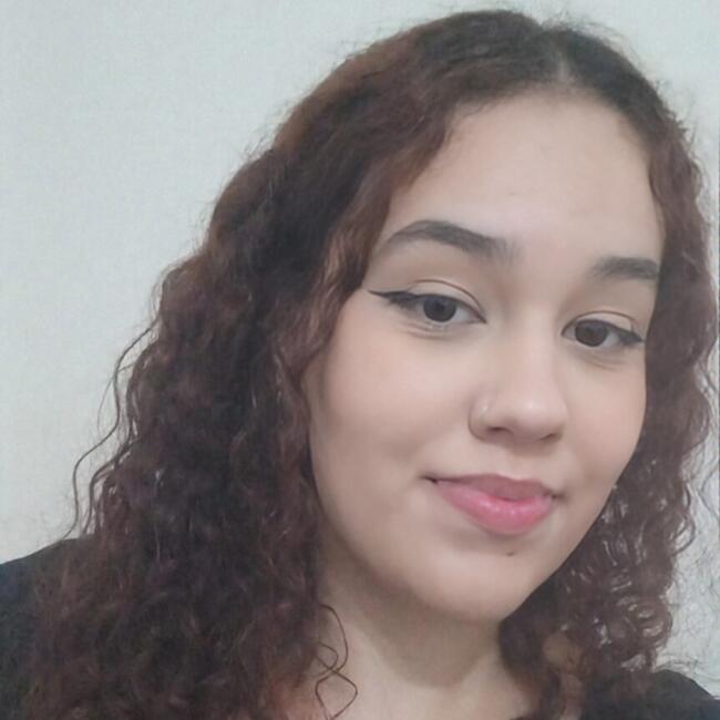 Babysitter in Catanduva: Emily