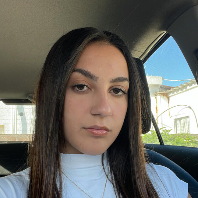 Babysitter in Aglantzia: Elena