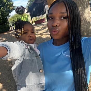 Babysitter in Villeneuve-le-Roi: Edwige