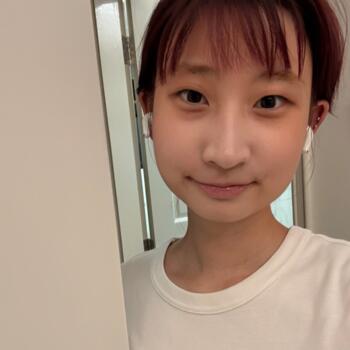 Babysitter in Singapore: Elizabeth
