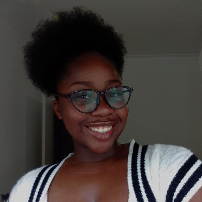 Babysitter in Sintra: Isabel Massomba