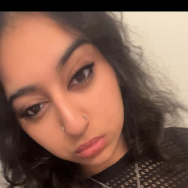 Babysitter in Surrey: Areezah