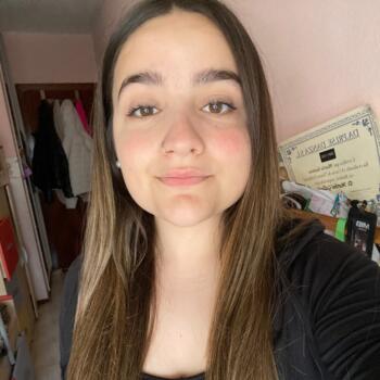 Niñera Velilla de San Antonio: María