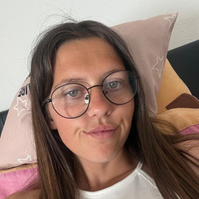 Babysitter in Mèze: Samantha