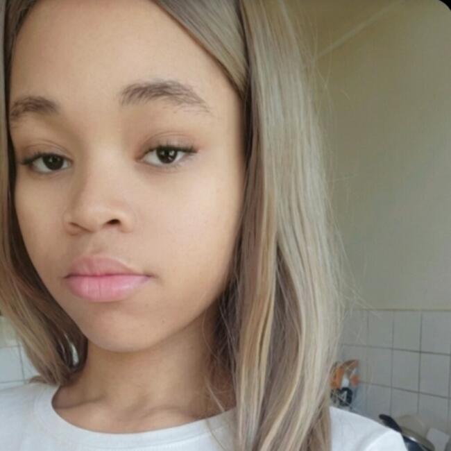 Babysitter in Vigneux-sur-Seine: Kenza