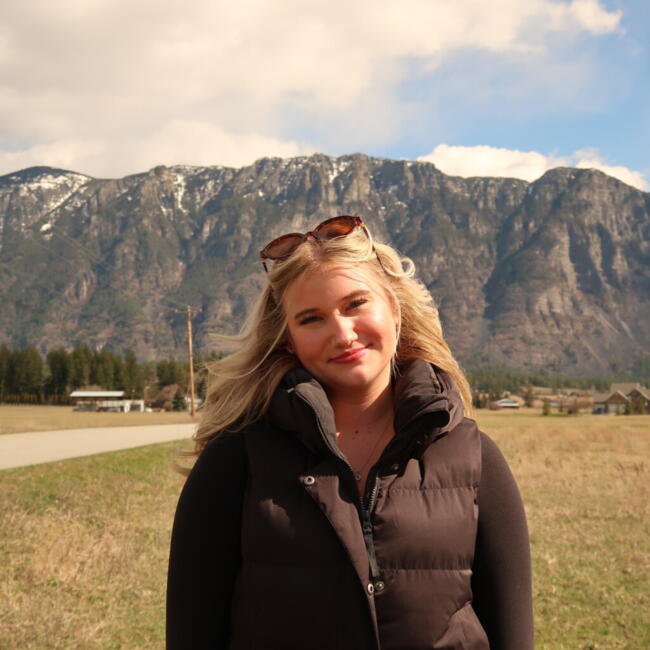 Babysitter in Cranbrook: Jordyn