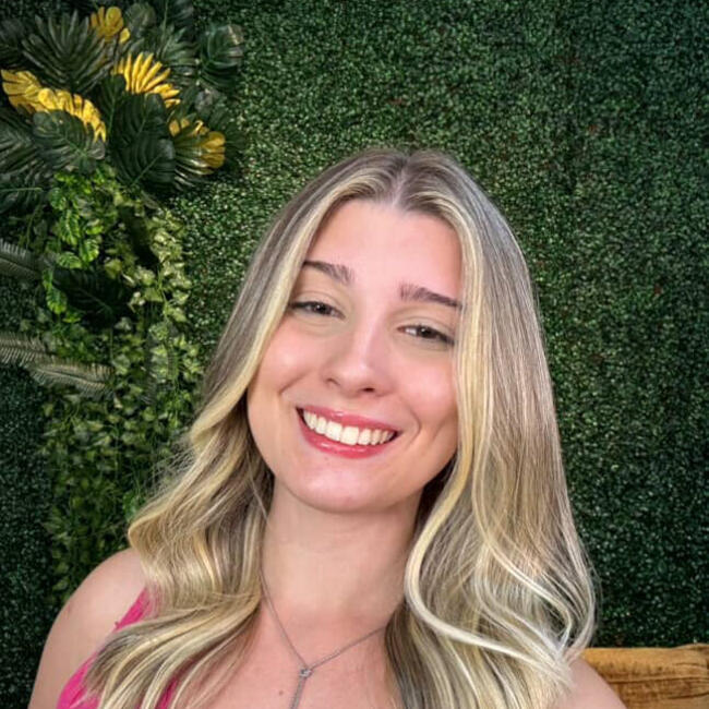 Babysitter in Cariacica: Lara