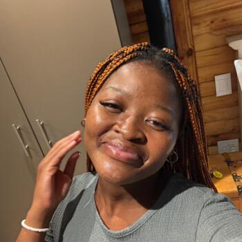 Babysitter in Soweto: Khethiwe