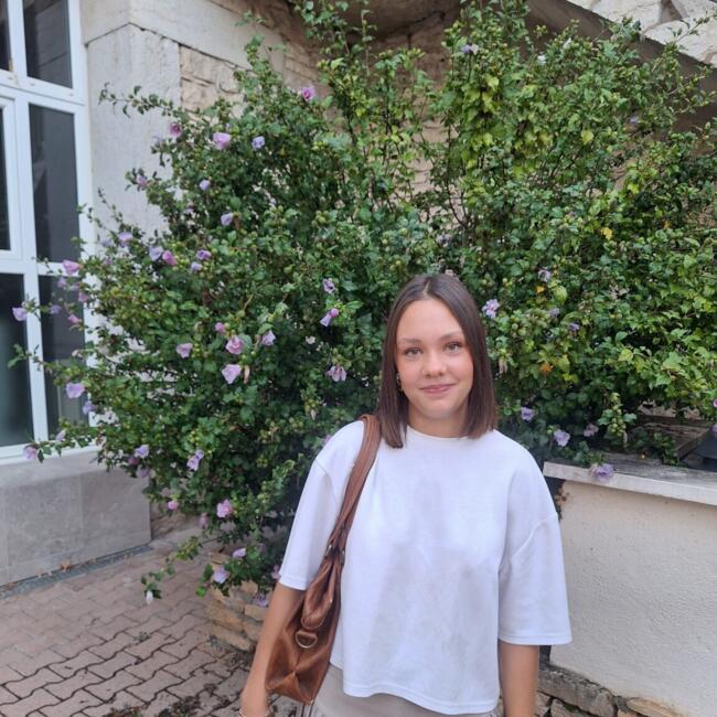Babysitter in Ruy: Yasmine