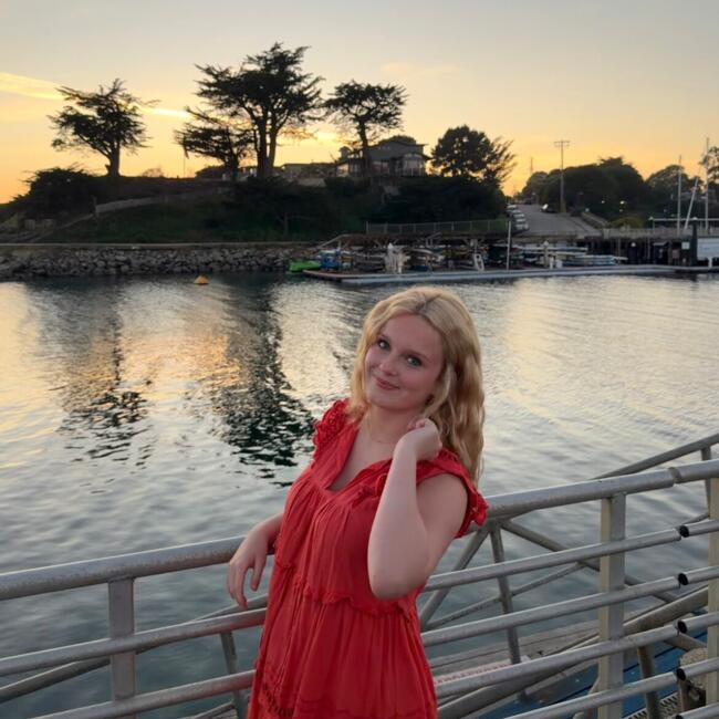 Babysitter in San Jose: Lauren