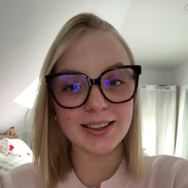 Babysitter in Sains-en-Gohelle: Clara