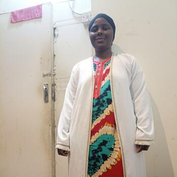 Babysitter in Doha: Hannah