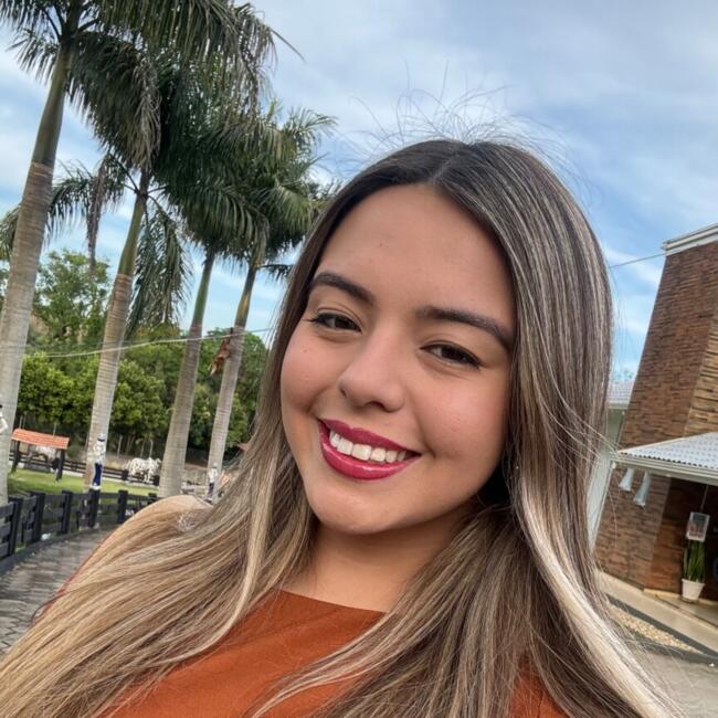 Babá em Blumenau: Thabata