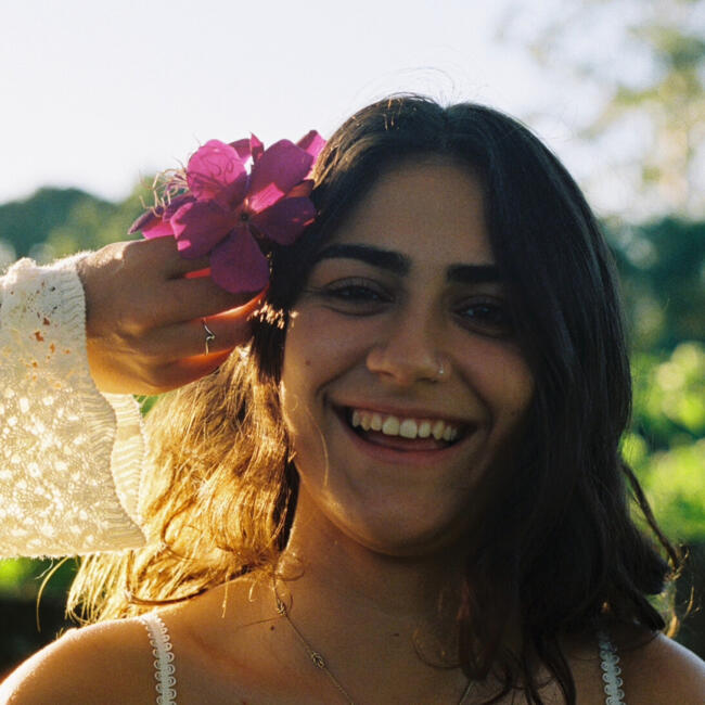 Babysitter in Byron View: Annie