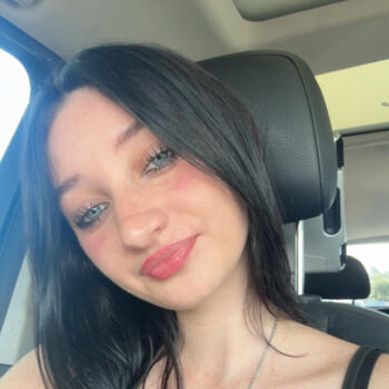 Babysitter in Palm Bay: Arielle