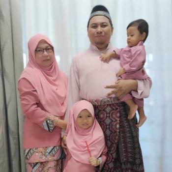 Babysitting job in Seri Kembangan: babysitting job Nur Farhana