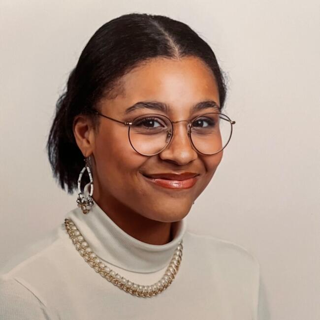 Baby-sitter in Ottawa: Lori