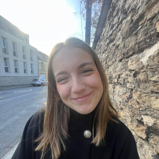 Babysitter in Ruillé-le-Gravelais: Nina