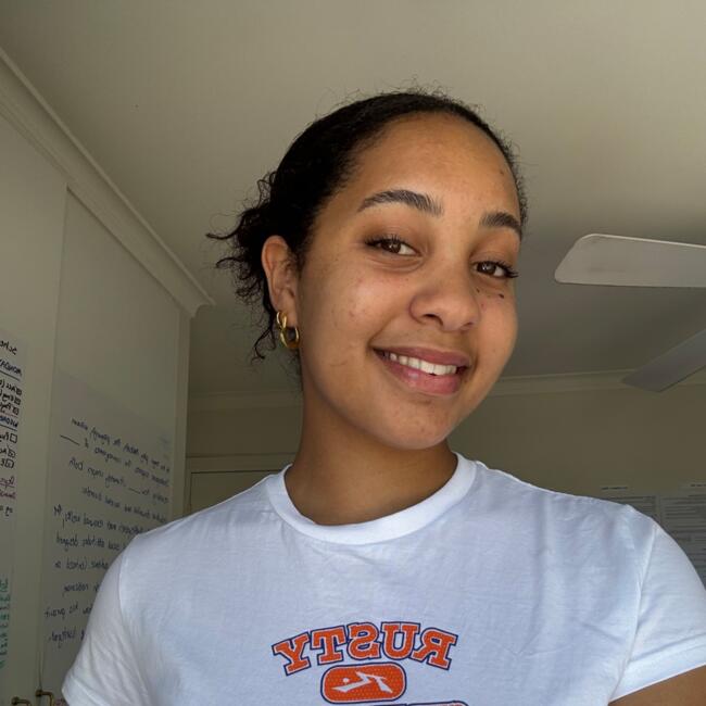 Babysitter in Gold Coast: Lena