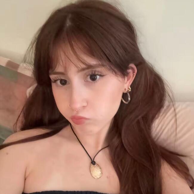 Babysitter in Norwich: Iara