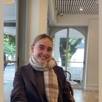 Babysitter in Stellenbosch: Mia