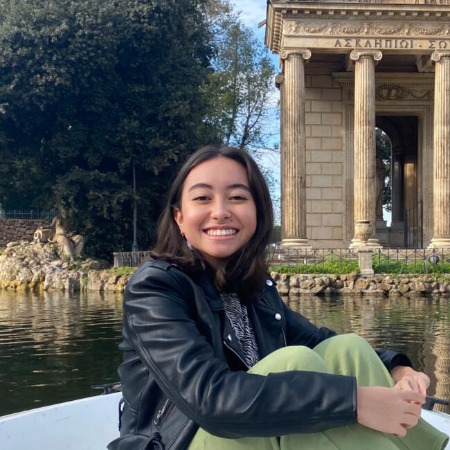 Babysitter in Sydney: Kayla