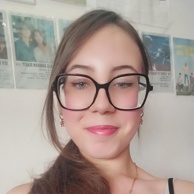 Babysitter in Grigny-sur-Rhône: Lesly