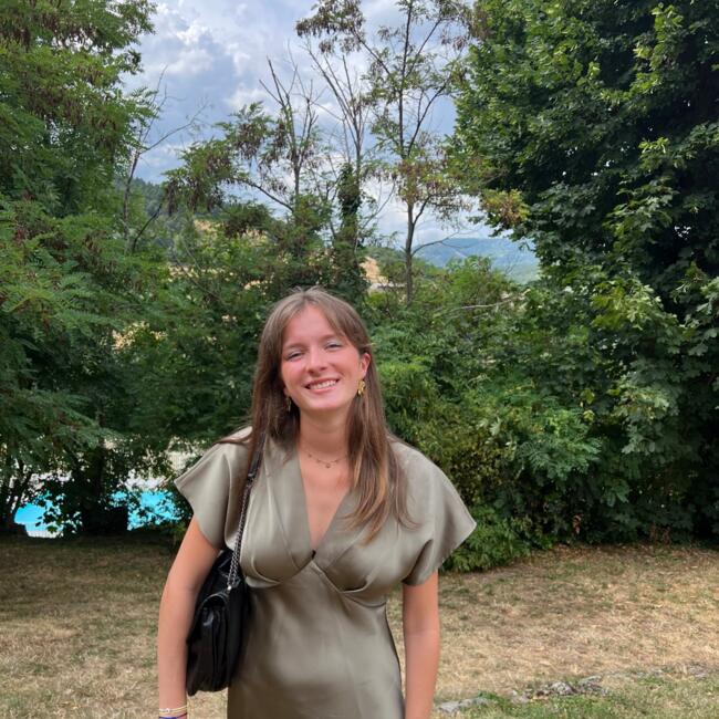 Babysitter in Caen: Jeanne