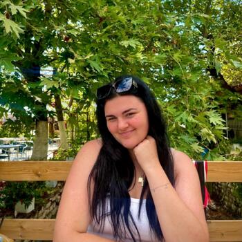 Babysitter in Glyfada: ΒΑΛΕΝΤΙΝΑ