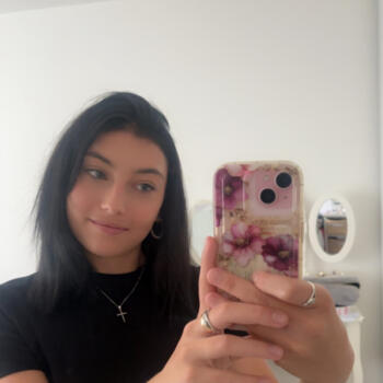 Babysitter in Bergerac: Zia