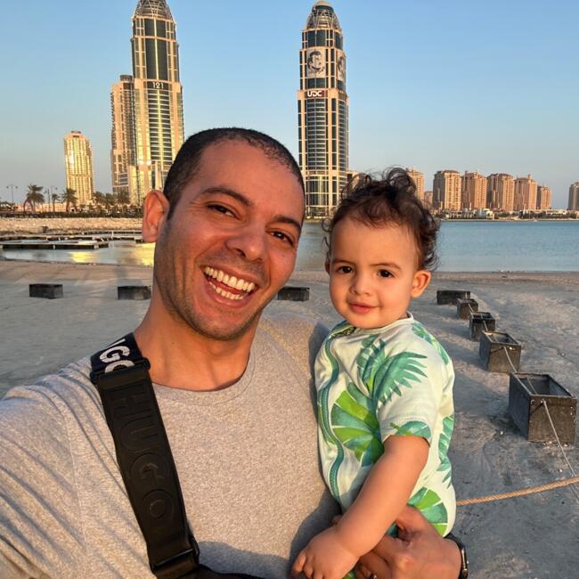 وظيفة جليسة أطفال في الدوحة: Khaled