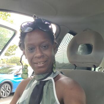 Babysitting job in Saint-Germain-des-Fossés: babysitting job Julie