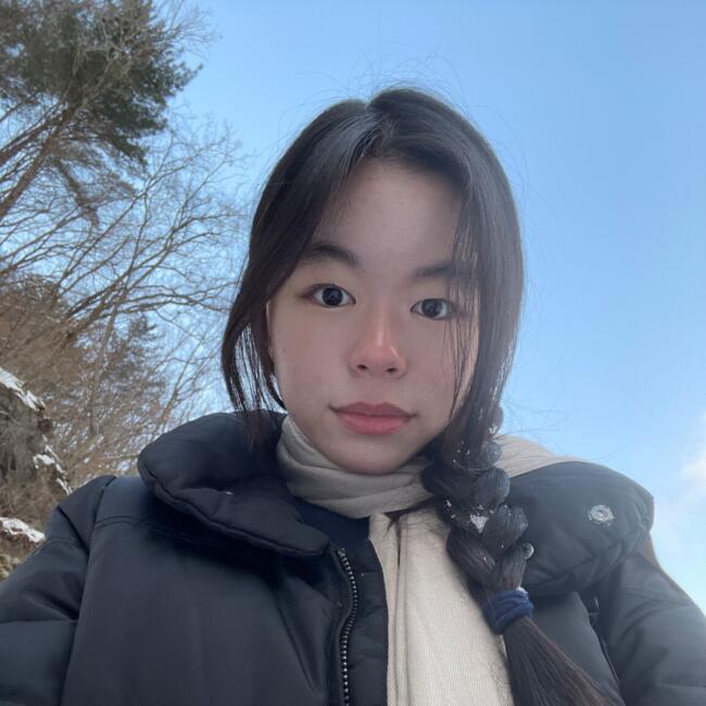 Babysitter in Singapore: Chloe