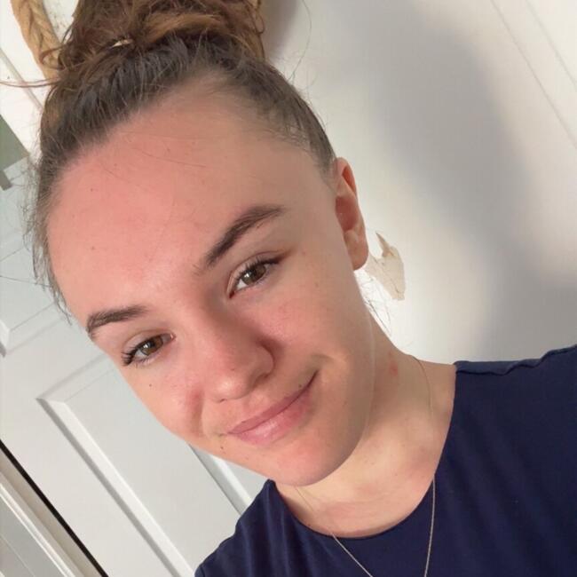 Baby-sitter in Cowansville: Julia