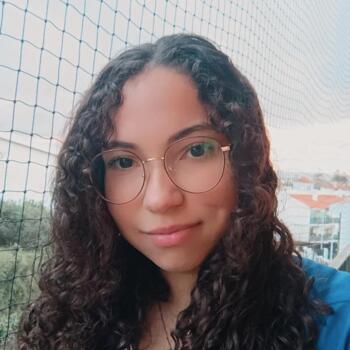 Babysitter in Cascais: Nicolly