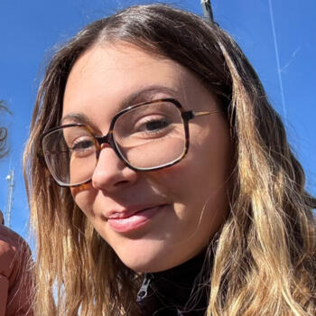 Babysitter in Oisseau: Jade