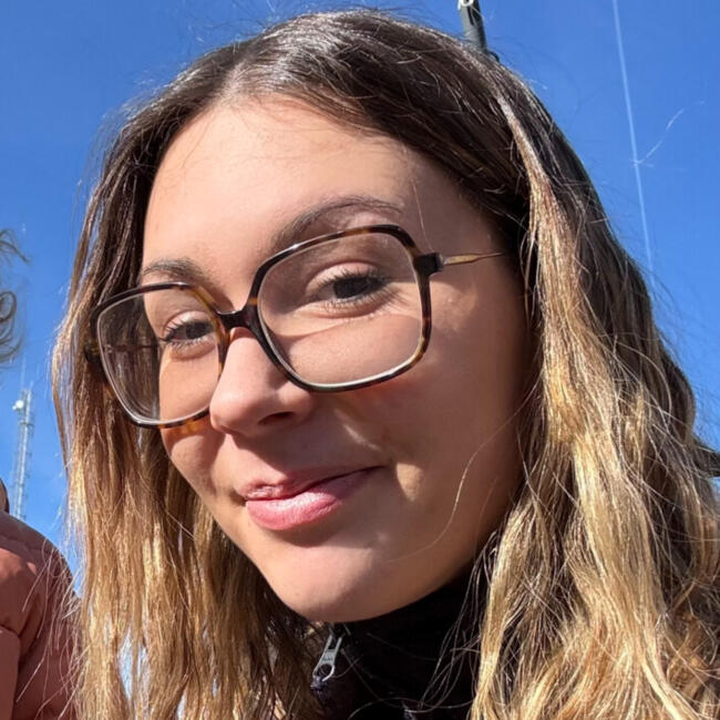 Babysitter in Oisseau: Jade