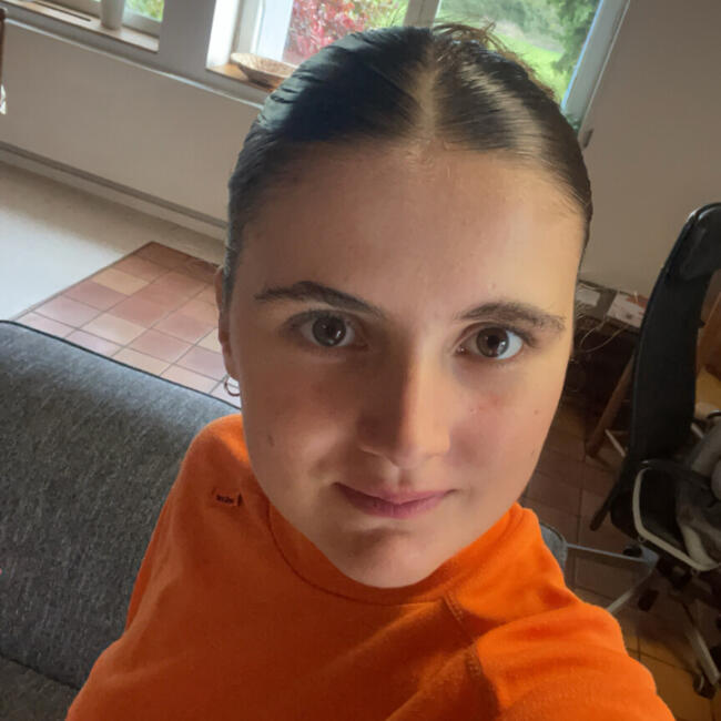 Babysitter in Suze: Zelie