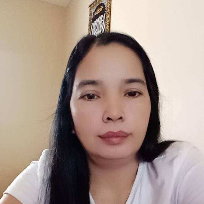 وظيفة جليسة أطفال في دبي: Rubelyn