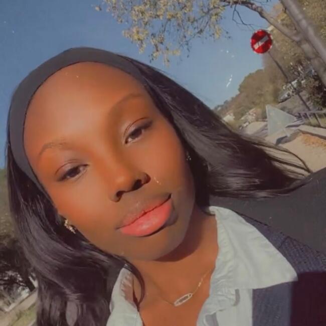 Babysitter in Aix-en-Provence: Mariana